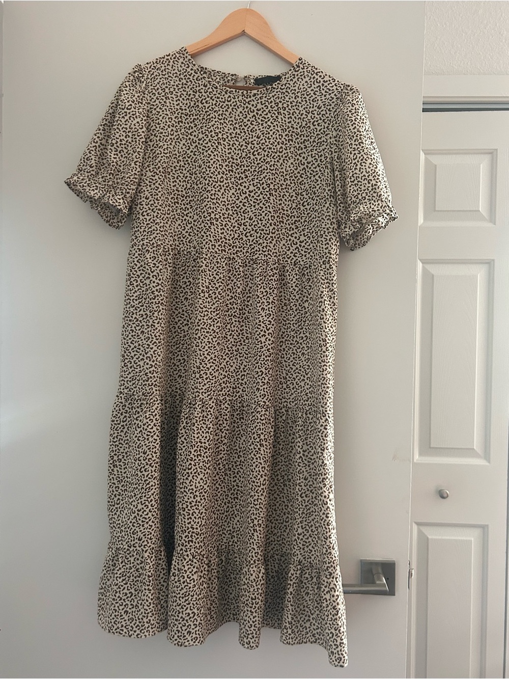 Leopard Print Short Sleeve Midi Dress in Beige and Black